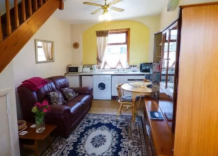 Holiday home Gable View *